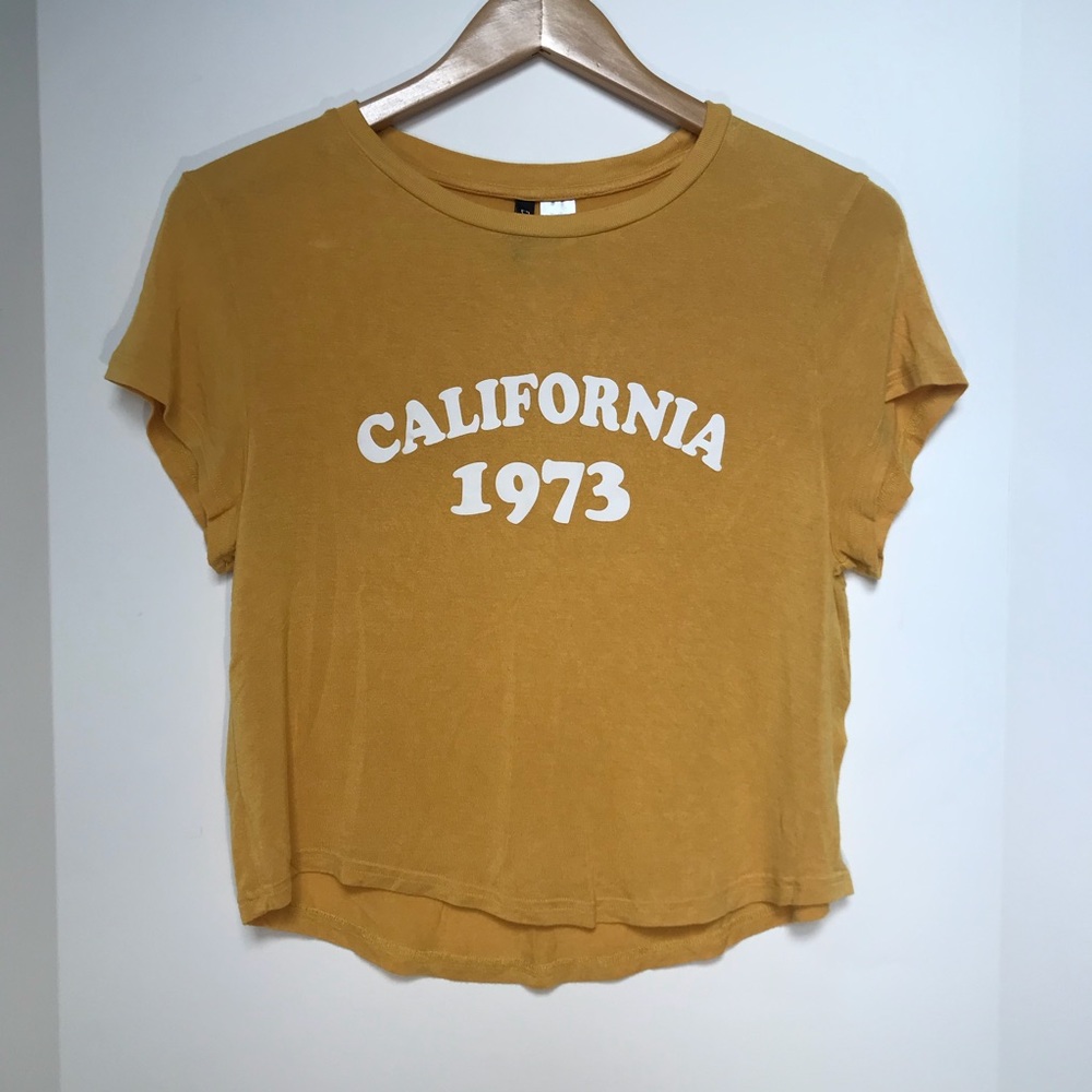 Yellow H&M Divided California 1973 Crop top (M)